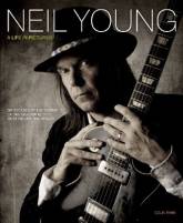 Neil Young - A Life in Pictures. Six decades of photographs of one of rock musics most influential artists. Original English edition